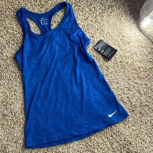 Nike day fit work out top! Sleeveless size S